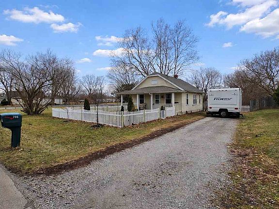 3rd image of 706 Indiana Ave