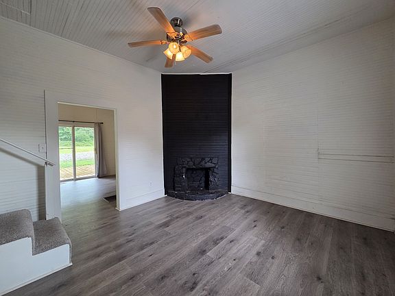4th image of 204 Smith St