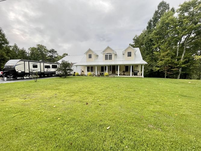 1st image of 10333 Sandhill Rd