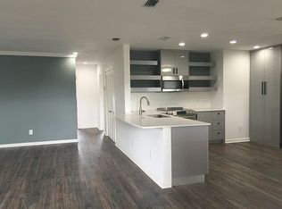 6815 Edgewater Dr APT 301, Coral Gables, FL 33133