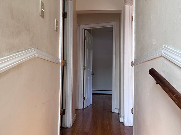 5th image of 168 East St