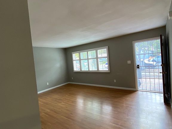 3rd image of 3631 Marlesta Dr