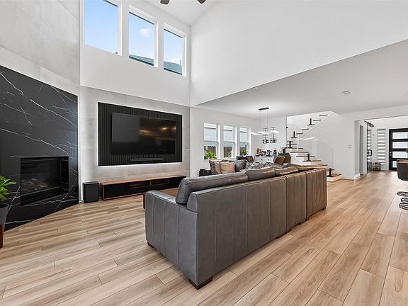 2nd image of 21642 Laggan Cliff Ln