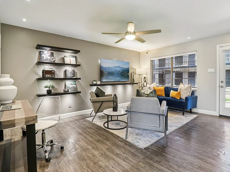The Ashley at Bluffview Apartments — Photo 15