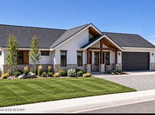230 Meadowood St, Pinedale, WY 82941