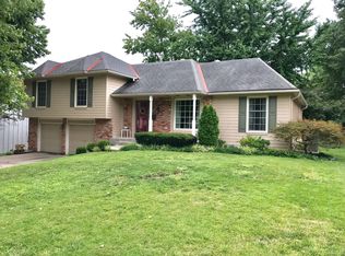 10509 W 102nd Ter, Overland Park, KS 66214