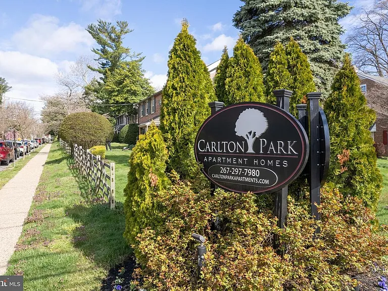 2824 Midvale Ave #M-2824B — Photo 1