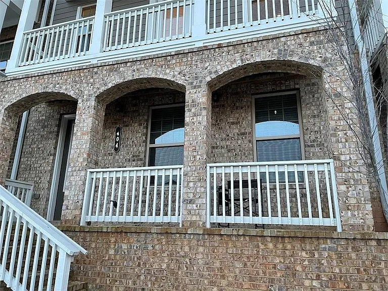 404 Caravelle Walk — Photo 2