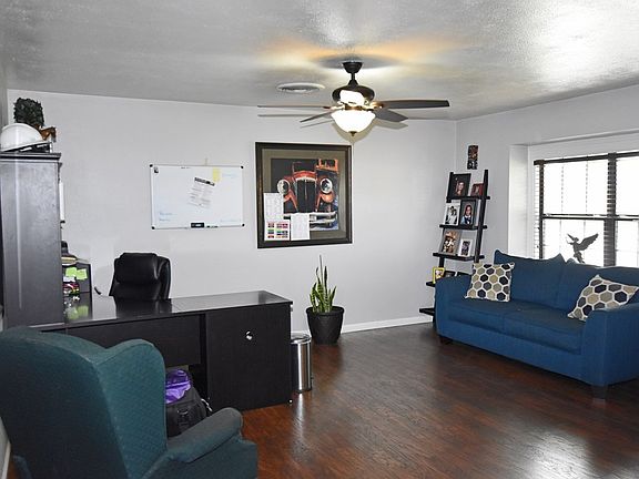 3rd image of 2701 Beechwood St