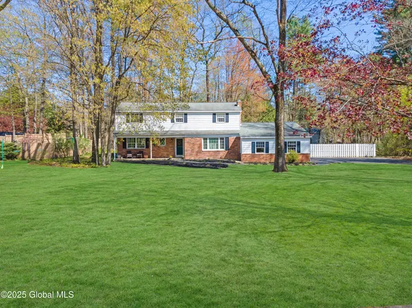 14 Tanglewood Drive, Ballston Lake, NY 12019