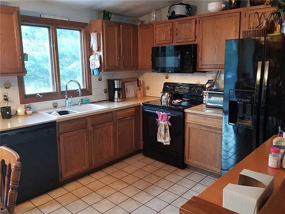 5th image of 246 Rosemont Ave
