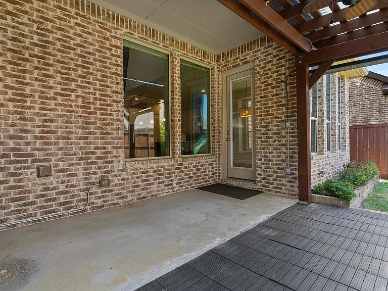 2703 Navarro Trl — Photo 23