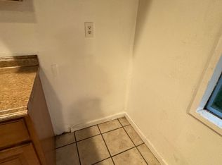 1807 Bayberry Ln, Flint, MI 48507