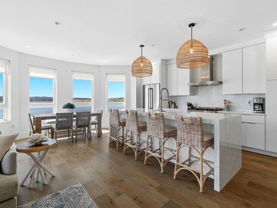 60 Newbury St #1, Quincy, MA, 02171