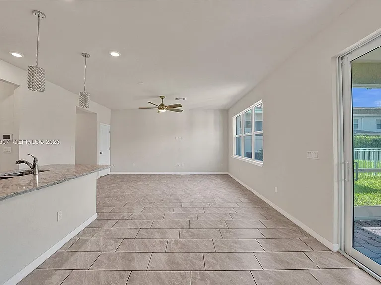 4764 Eucalyptus Dr — Photo 17