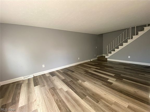 3rd image of 691 Tollis Pkwy