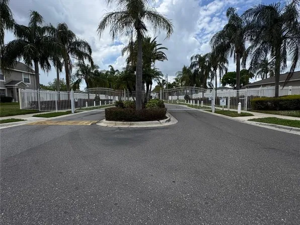 306 Kensington Lake Cir, Brandon, FL 33511