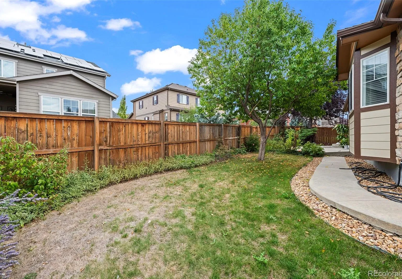 3 bed, 2.5 bath, 2048 sqft, $2,800 — Photo 4