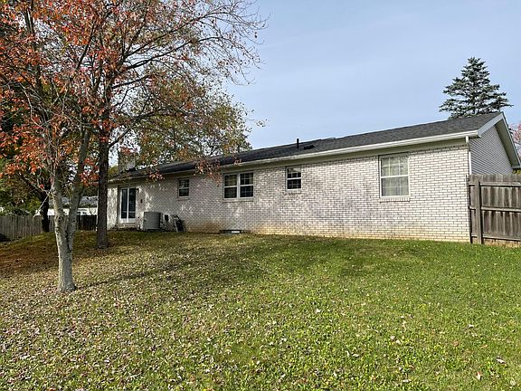 2nd image of 2693 Bonne Cir