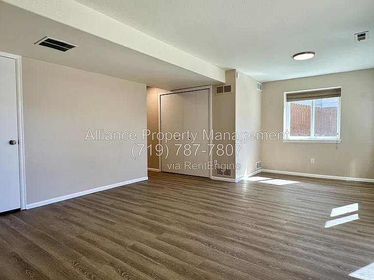 965 Piros Dr — Photo 42