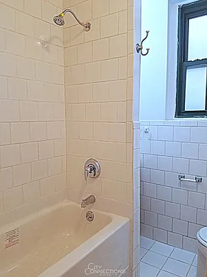 Rented by City Connections Realty | media 18