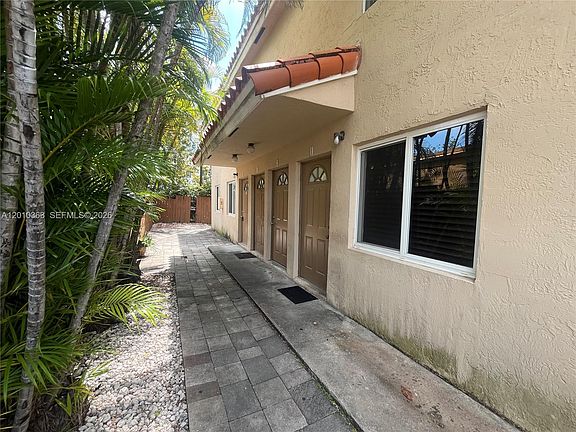 3rd image of 1419 SW 22nd Ave APT 4
