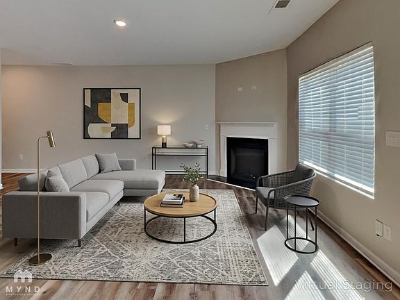 2nd image of 3105 Hendrick Dr