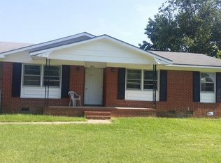 317 Longhorn Dr, Fayetteville, NC 28303
