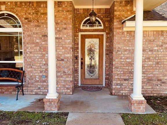 3rd image of 105 Wallace Blvd