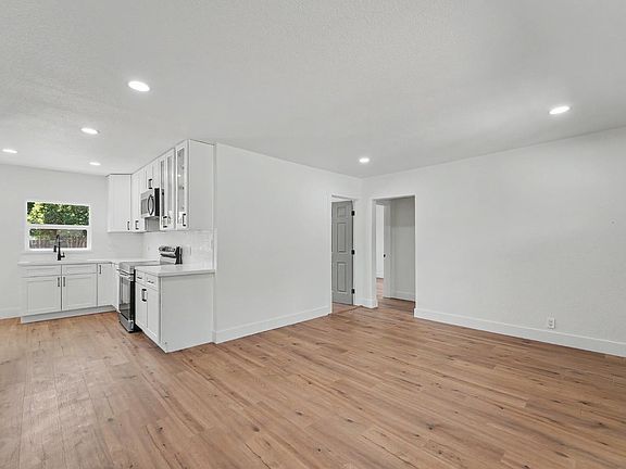 5th image of 3621 San Mateo Ave