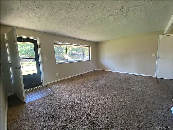 4th image of 4401 Mozart Ave