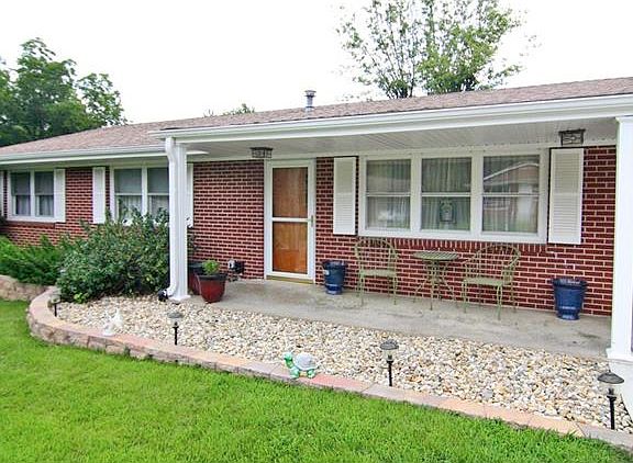2nd image of 1510 N Henderson Ave
