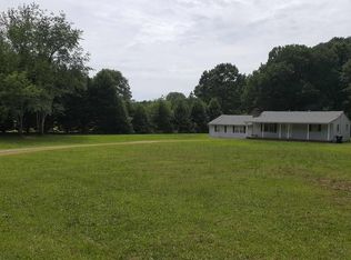 1672 Grandma Branch Rd, Grantville, GA 30220