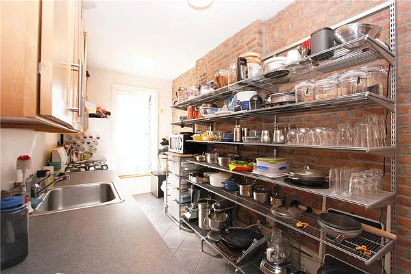 Rented by R New York | media 47