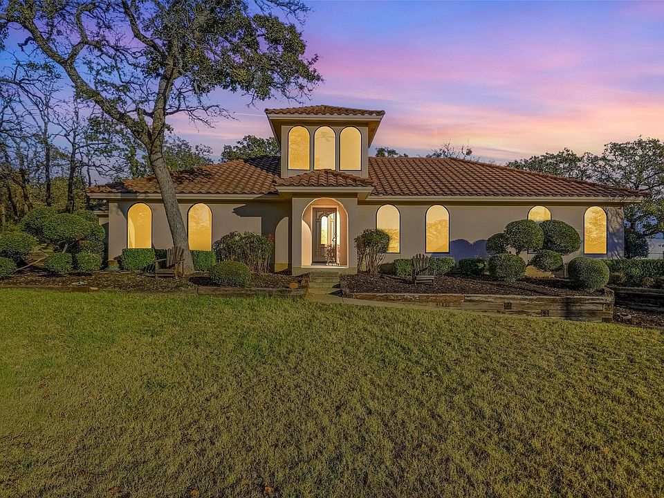 1st image of 612 Shady Oaks Trl