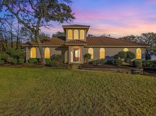 612 Shady Oaks Trl, Burleson, TX 76028