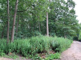 5 Garland Rd, Rocky Point, NY 11778