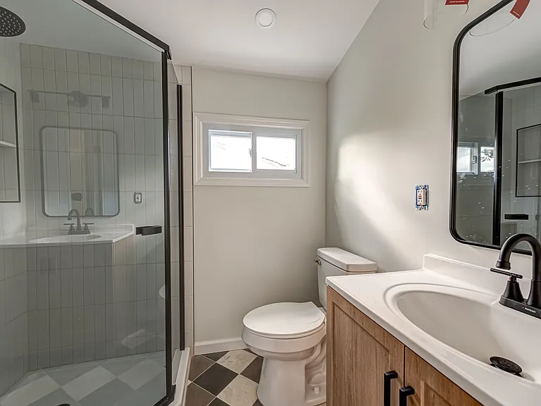 2528 Marshall Ave — Photo 8