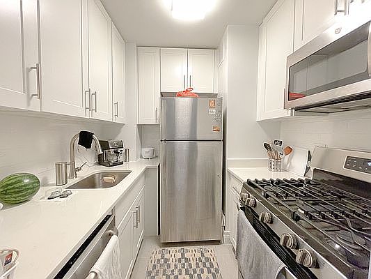 5th image of 215 E 91st St #Sa