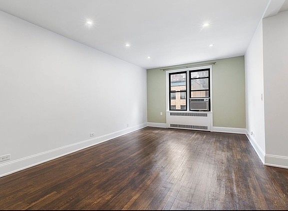 5th image of 350 E 54th St APT 5F