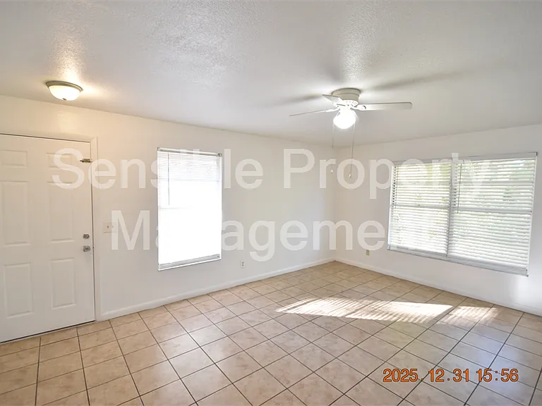 6618 N Church Ave #D — Photo 5