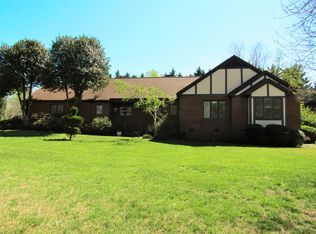 4800 Royalshire Rd, Greensboro, NC 27406