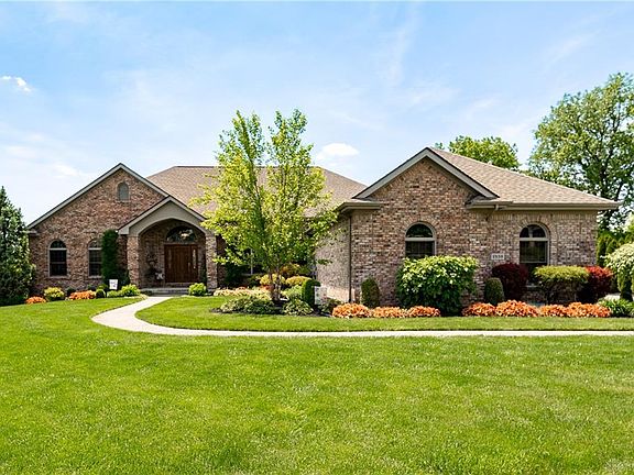3rd image of 1938 Fountain View Dr