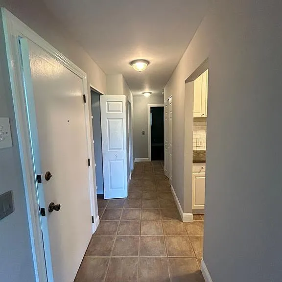 683 E Fox Hills Dr — Photo 7
