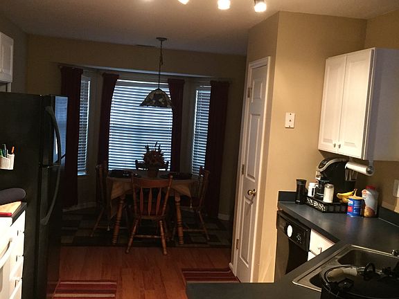 Kitchen / Breakfast Area
