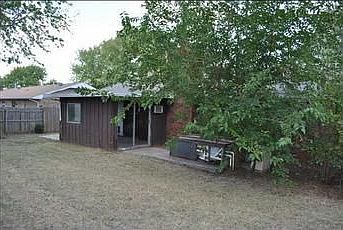 2nd image of 207 SW 23rd St