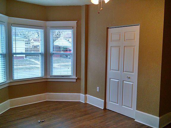 4th image of 2403 Francis St