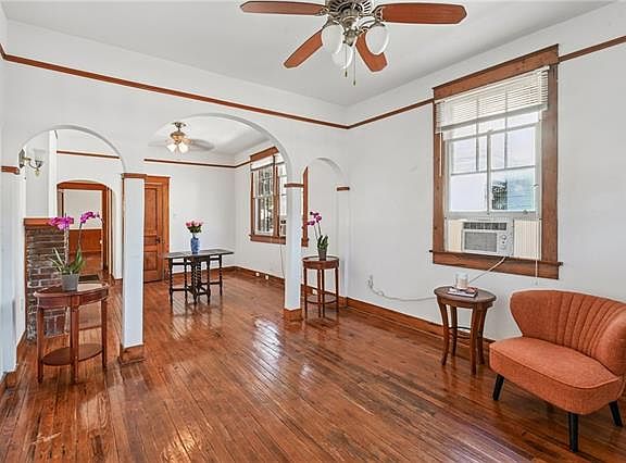 5th image of 2626-28 Acacia St