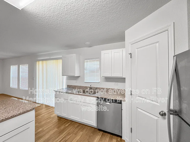 4579 Midland St — Photo 6
