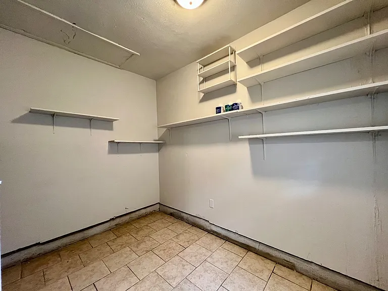 7400 S Drexel Ave — Photo 8